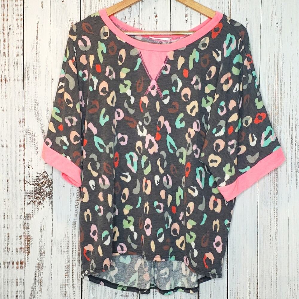 EUC Ces Femme Boutique Brand  Muli-Colored Animal print hi-low top sz M